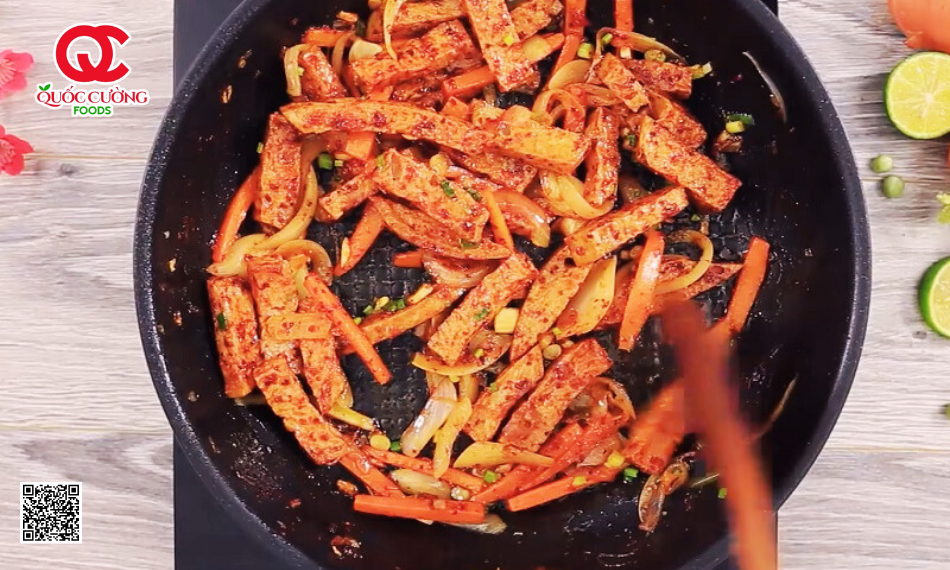 cách làm món chả lụa xào cay